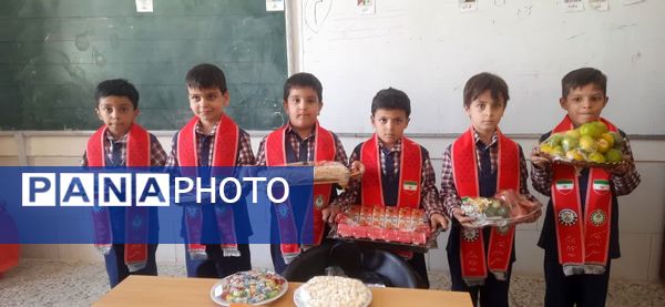 مراسم عهد و پیمان با قرآن در دبستان قمر بنی هاشم شهرستان زارچ 