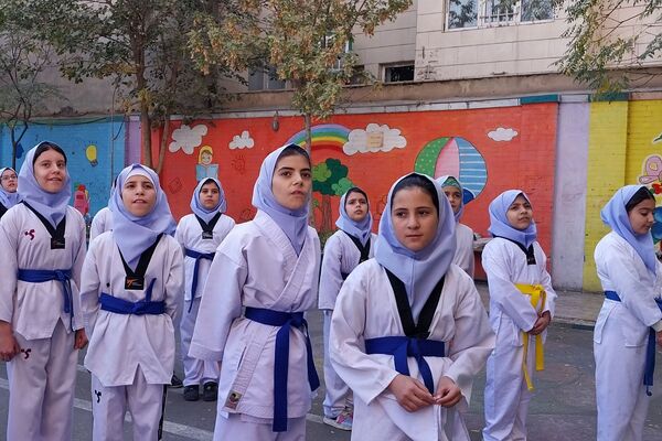 برگزاری نمایشگاه به مناسبت «هفته پدافند غیرعامل» در دبستان شهید مجید مجیدی ناحیه دو شهرری 