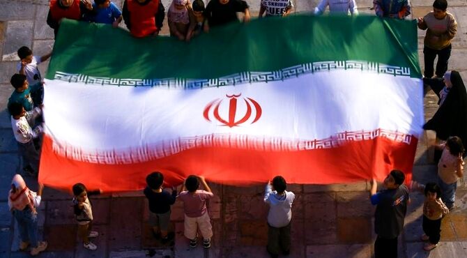 ما همه جان‌فدای ایرانیم