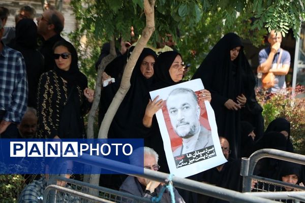 وداع با پیکر مطهر شهید حسین امیرعبدالهیان در شهرستان ری