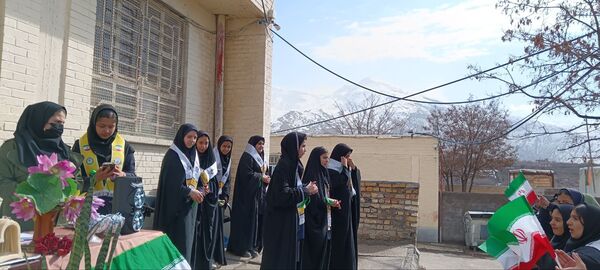 گرامیداشت یوم الله ۲۲بهمن ماه و دهه فجر در دبیرستان حضرت فاطمه(س) شهر بار نیشابور 
