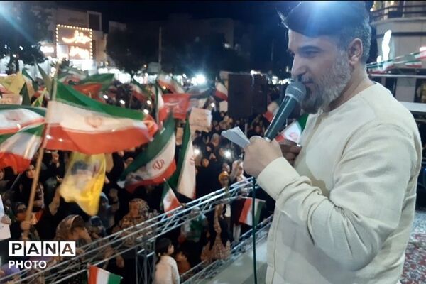 بیداری در دل شب؛ همصدایی برای وطن