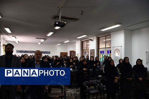 استقبال با شکوه از دانش‌آموز قهرمان و مربیان آموزش و پرورش عشایر فارس