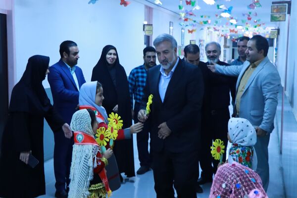 جشن عاطفه‌ها در آموزشگاه حاج محمد علی تقی پور