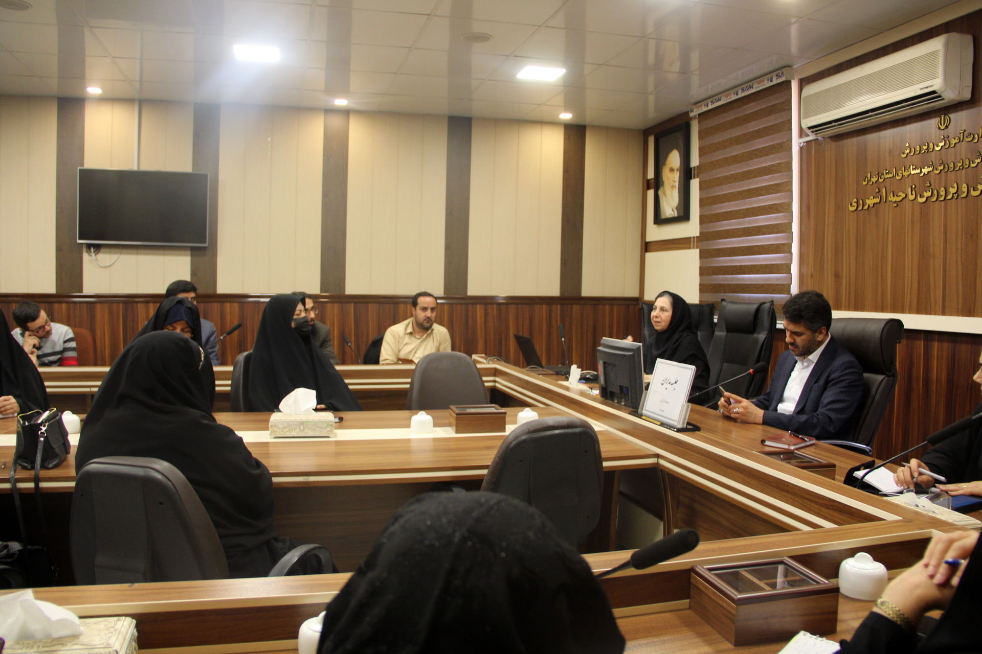 برگزاری جلسه مدیران مدارس ابتدایی در ری یک