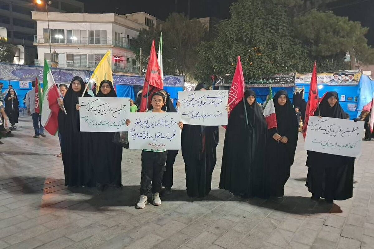 حضور دانش‌آموزان دبیرستان اسلامی تزکیه ناحیه دو شهرری در تجمعات شبانه 