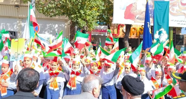 راهپیمایی ۱۳ آبان در شهرستان آباده 
