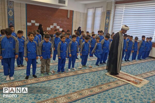 مهر مدرسه، عطر قرآن، صف نماز؛ آغاز سال تحصیلی در اسلامشهر با معنویت