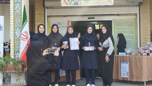 برگزاری رویداد شادی به رنگ ایثار در دبیرستان شاهد عصمت ناحیه ۳ کرج
