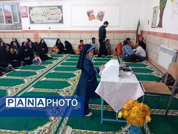 اولین جلسه انجمن اولیا و مربیان دبستان شهید عباسپور روستای عارف آباد کاشمر