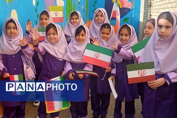 جشن شکوفه ها در دبستان هیات امنایی آزاده ناحیه دو شهرری 