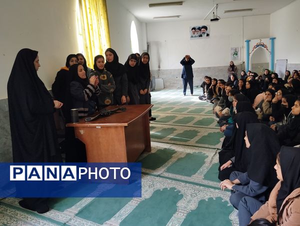 آموزش آمادگی دفاعی در سطح مدارس شهر آشخانه