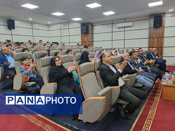  تجلیل از مدیران، مربیان و دانش‌آموزان پیشتاز شهرستان عسلویه