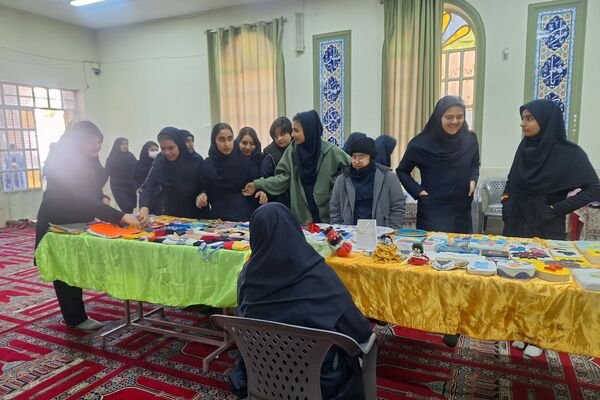 نمایشگاه آثار مسابقات جشنواره فرهنگی هنری امید فردا 