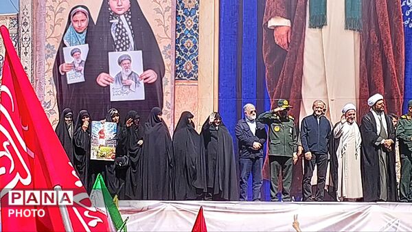 حضور اقشار مختلف مردم و مسئولین در رزمایش ۳۱۳ هزار نفری جان فدایان ایران 