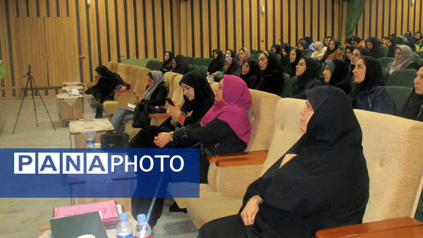 جلسه هم افزایی رابطان مشاور در کانون امام علی(ع) ناحیه یک کرج