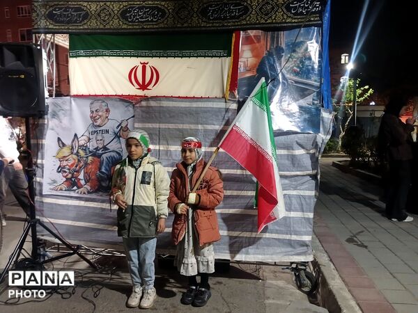 انزجار مردم آبرسانی فردیس از دشمن متخاصم در راهپیمایی‌های هرشب