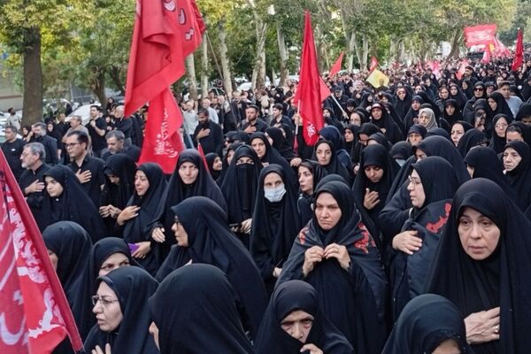 راهپیمایی جاماندگان اربعین در ملایر با حضور پرشور عاشقان حسینی 