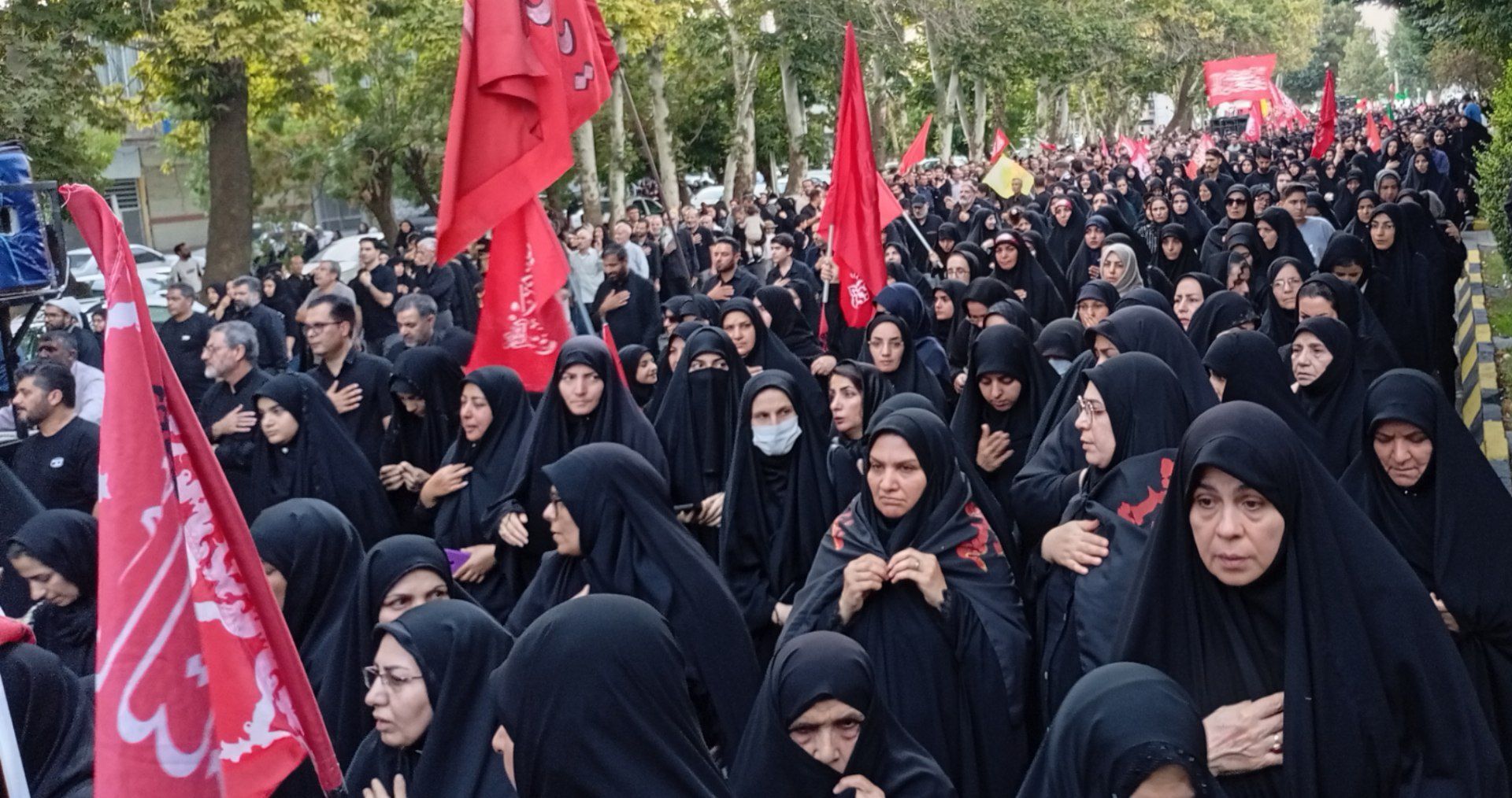 راهپیمایی جاماندگان اربعین در ملایر با حضور پرشور عاشقان حسینی 
