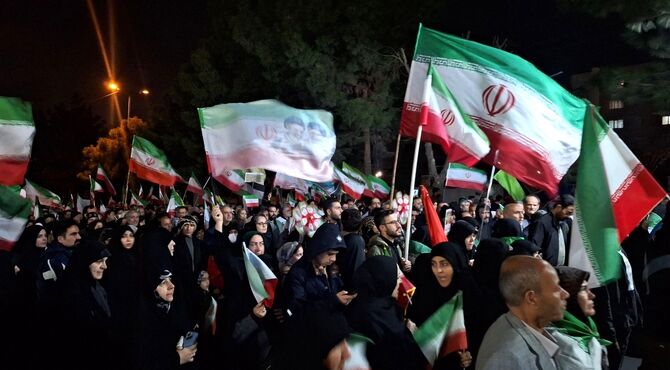 بیعت مردم البرزی با رهبر معظم انقلاب در میادین استان