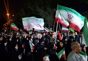 بیعت مردم البرزی با رهبر معظم انقلاب در میادین استان