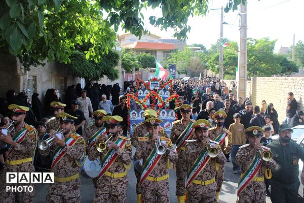 خاکسپاری دو شهید جنگ سوم در گلزار شهدای روستای فردو