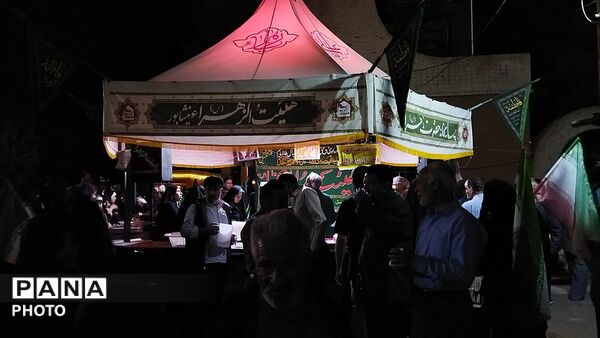 چایخانه هیئت فاطمه الزهرا در شصت و هفتمین شب از اجتماعات مردمی نیشابور
