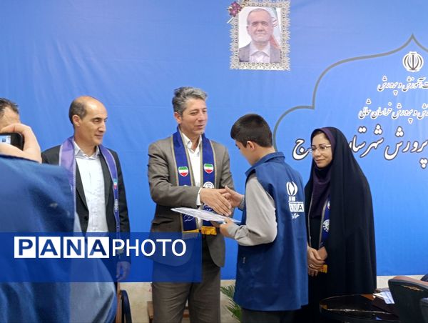 نشست مدیر آموزش و پرورش فاروج با دانش‌آموز خبرنگاران پانا