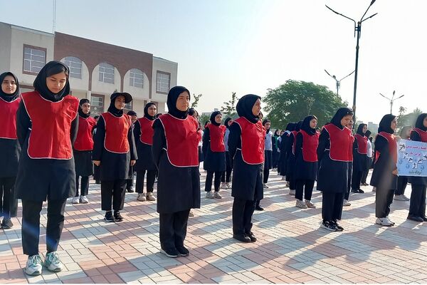 مراسم هفته تربیت‌بدنی در دبیرستان حکمت بهارستان‌۲ 