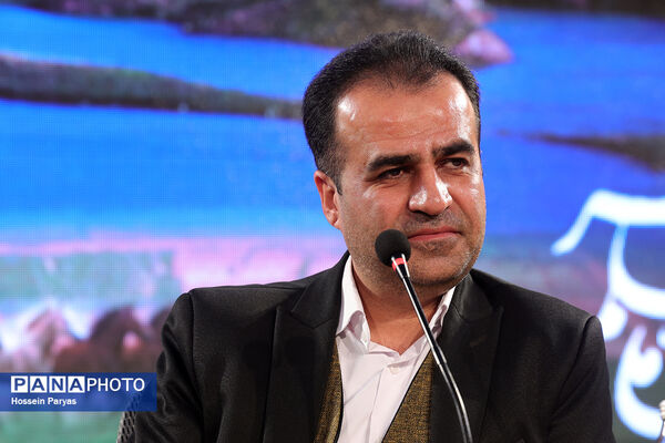 نشست نقد و بررسی فیلم «مولا» در چهل و چهارمین جشنواره ملی فیلم فجر