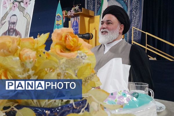 گردهمایی فعالان فرهنگی به‌مناسبت گرامیداشت مقام معلم در ناحیه دو بهارستان 