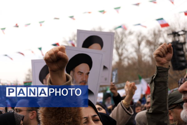 راهپیمایی ۲۲ بهمن در کرج 