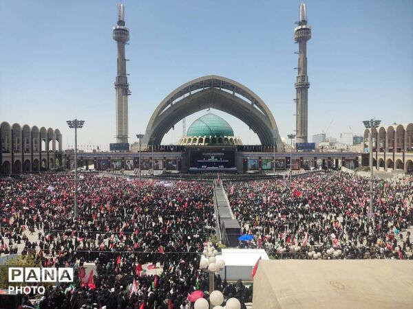 مصلی امام خمینی(ره) تهران میزبان آیین باشکوه وداع با پیکر مطهر رهبر شهید