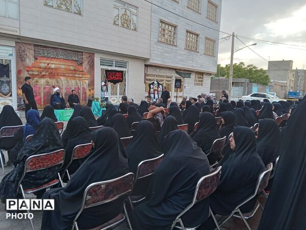 عزاداری عاشقان اهل‌بیت (ع) در کوچه پنج‌تن نیشابور 