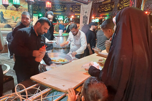پذیرایی ویژه در مسیر عشق