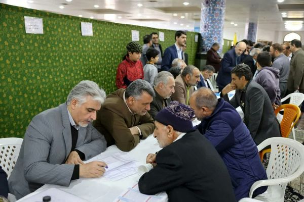 میز خدمت مسئولان در مصلی المهدی بیرجند 