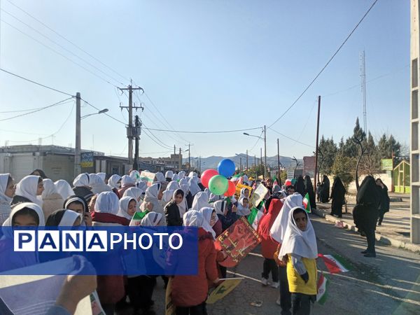 حضور دانش‌آموزان بخش سراب میمه در راهپیمایی۲۲بهمن 