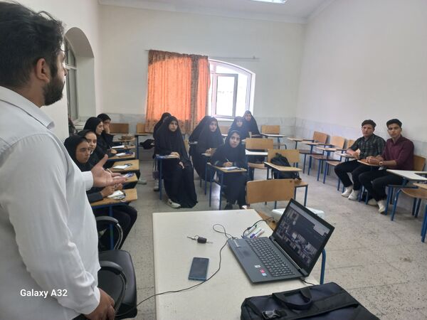 برگزاری اردوی آموزشی خبرنگار دانش‌آموزان منطقه افشار