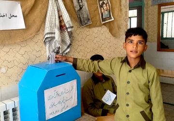  انتخابات شورای دانش‌آموزی مدرسه نواب صفوی خاتم