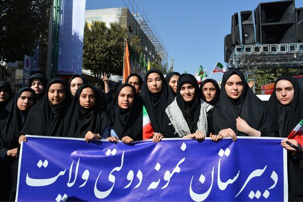تجلی اقتدار مردم بهارستان در راهپیمایی ۱۳ آبان