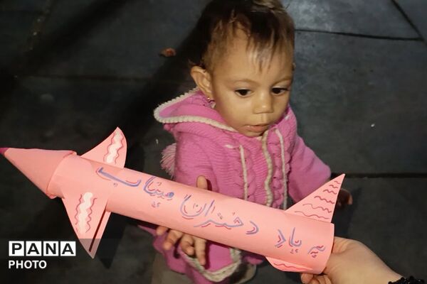 صدای پرتاب موشک‌های دستساز و کاغذی ملت ایران هراسی در دل دشمنان وطن