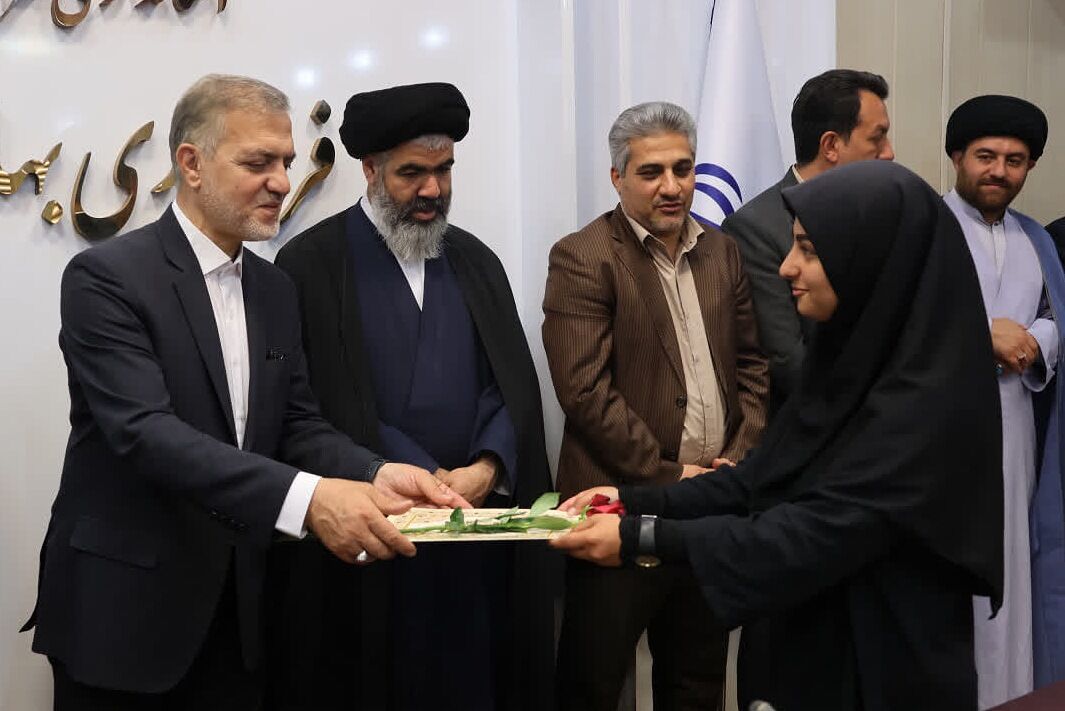 همایش «دختران مقاومت، امید آینده ایران» شهرستان بهارستان
