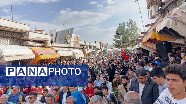 ملکان در پرتو هنر و معنویت؛ جشن میلاد امام رضا (ع) در بازار نوسازی شده