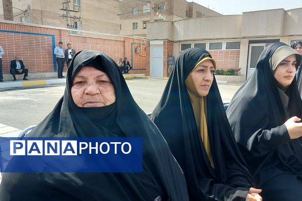 آیین بهره برداری از مدرسه شهدای پالایشگاه تهران در کهریزک 