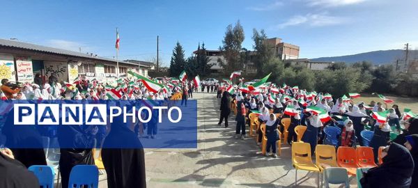 آیین نواختن « گلبانگ انقلاب » در مدرسه 22 بهمن دلند