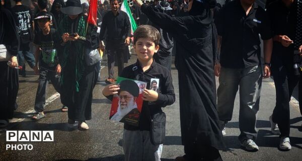 خادمِ کوچک، عشقِ بزرگ