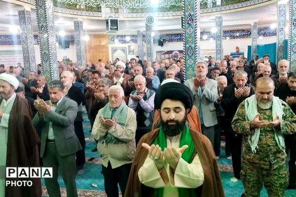اقامه باشکوه نماز وحدت‌آفرین جمعه در فیروزکوه