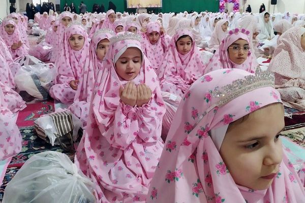 جشن فرشته‌ها در شهر قیامدشت ری یک