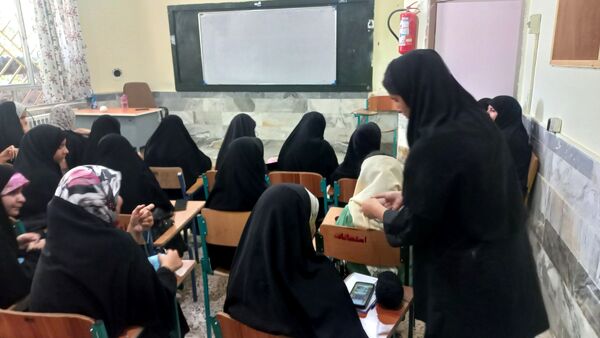 برگزاری هفته دوم دوره آموزشی فصل رویش در هنرستان ثمین