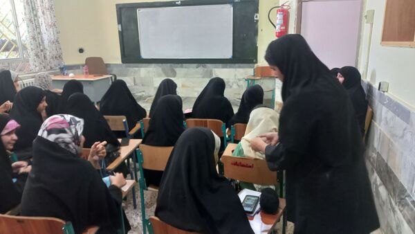 برگزاری هفته دوم دوره آموزشی فصل رویش در هنرستان ثمین